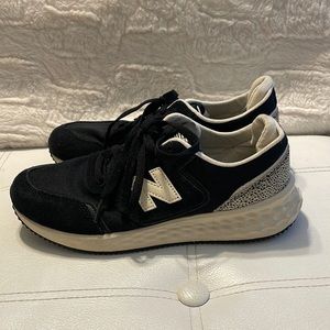 Black and cream New balance sneakers- size 8: good condition
